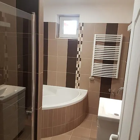 Dzsigolo * Ajka
